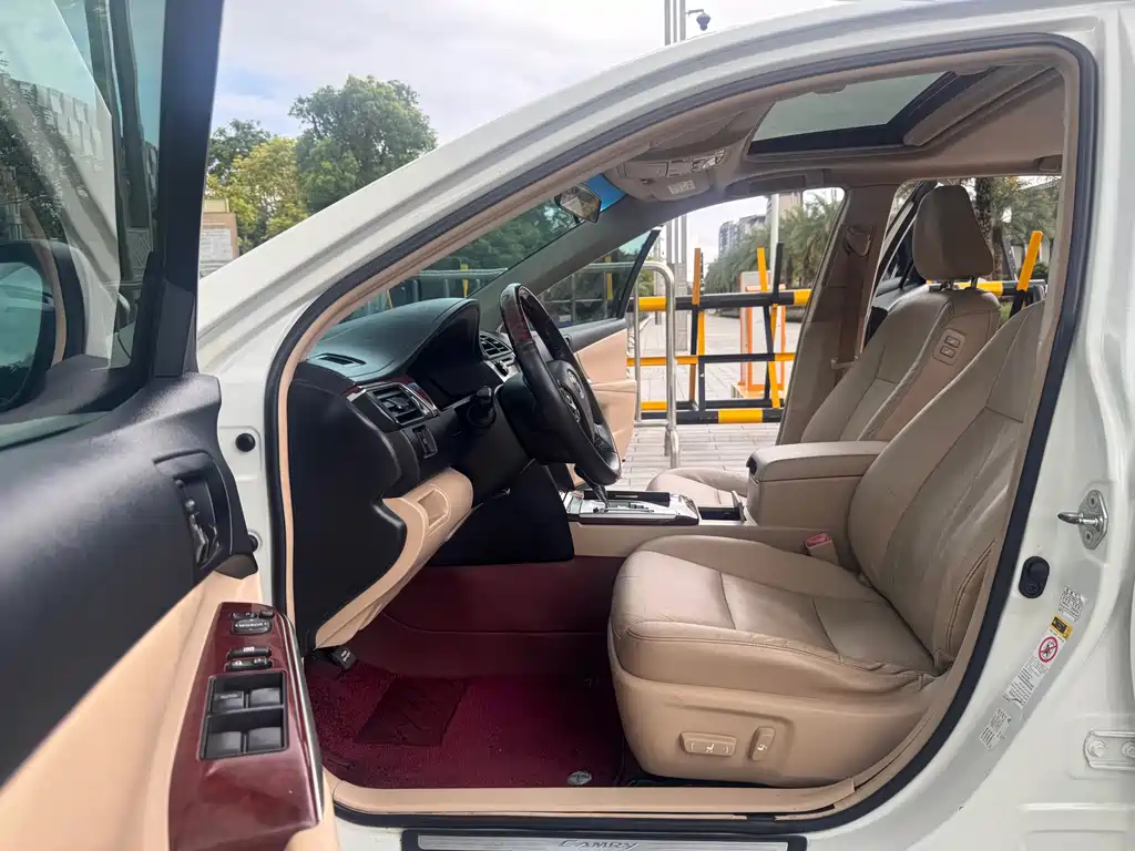 Toyota Camry — миниатюра 4