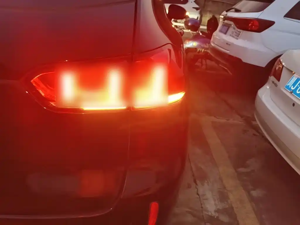 Wey Wey VV5 — миниатюра 8