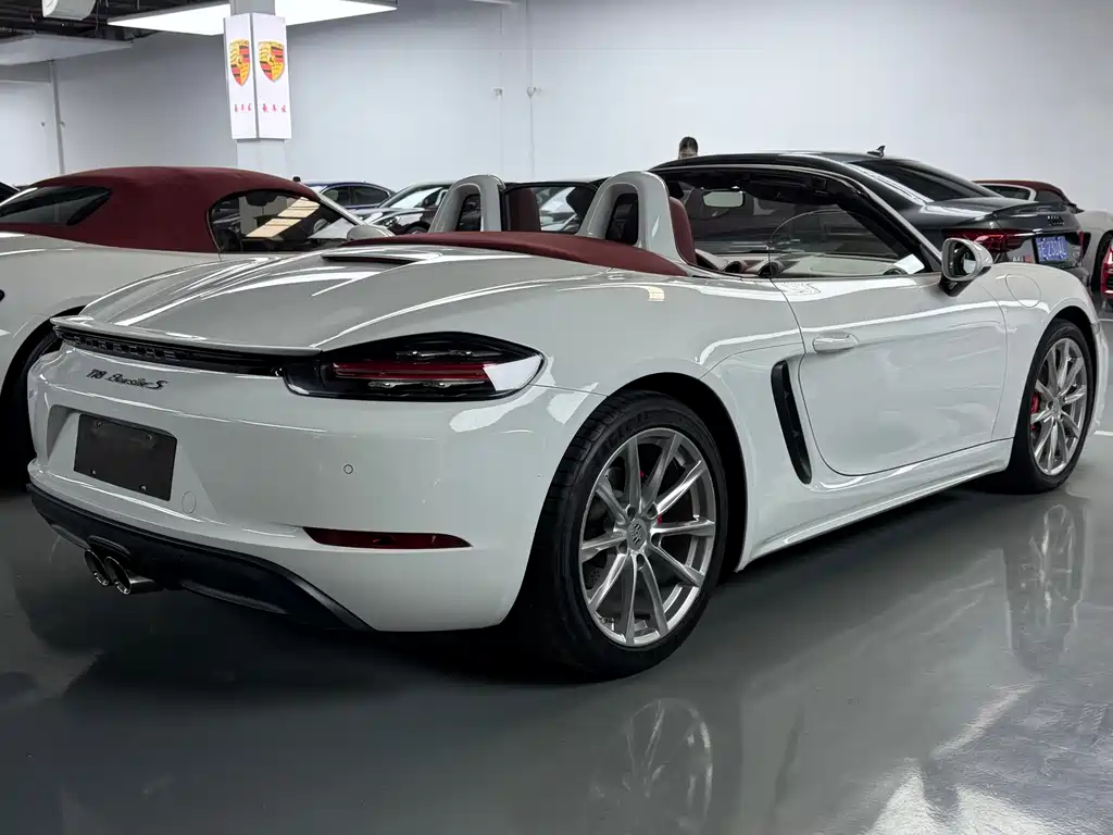 Porsche 718 2016 Boxster 2.0T