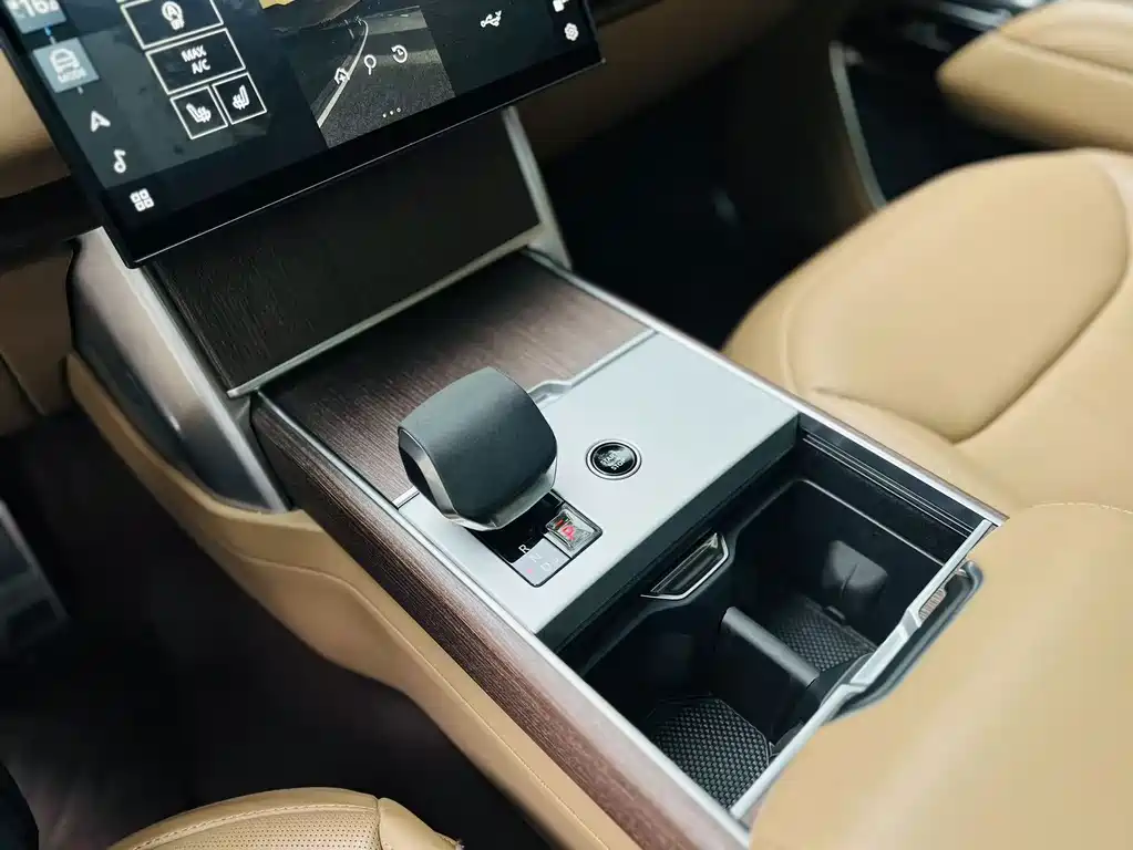 Land Rover Range Rover — миниатюра 15
