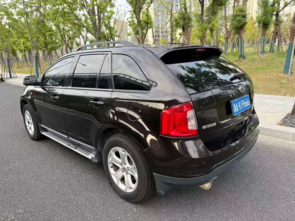 Ford Edge (Import) — миниатюра 4