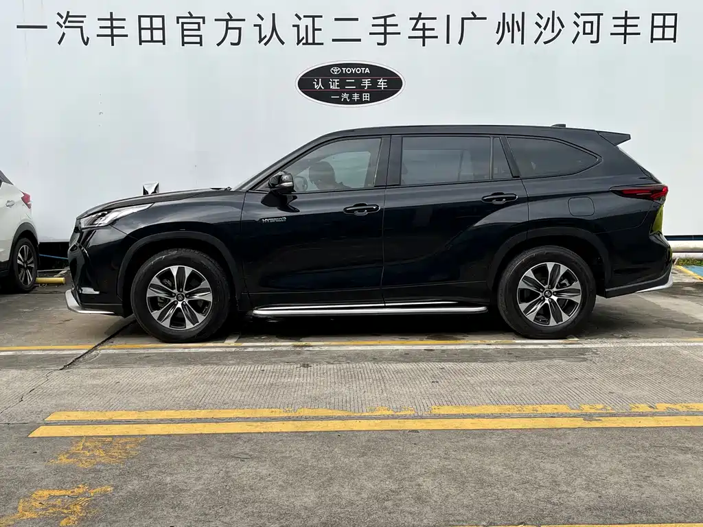 Toyota Crown Kluger — миниатюра 4