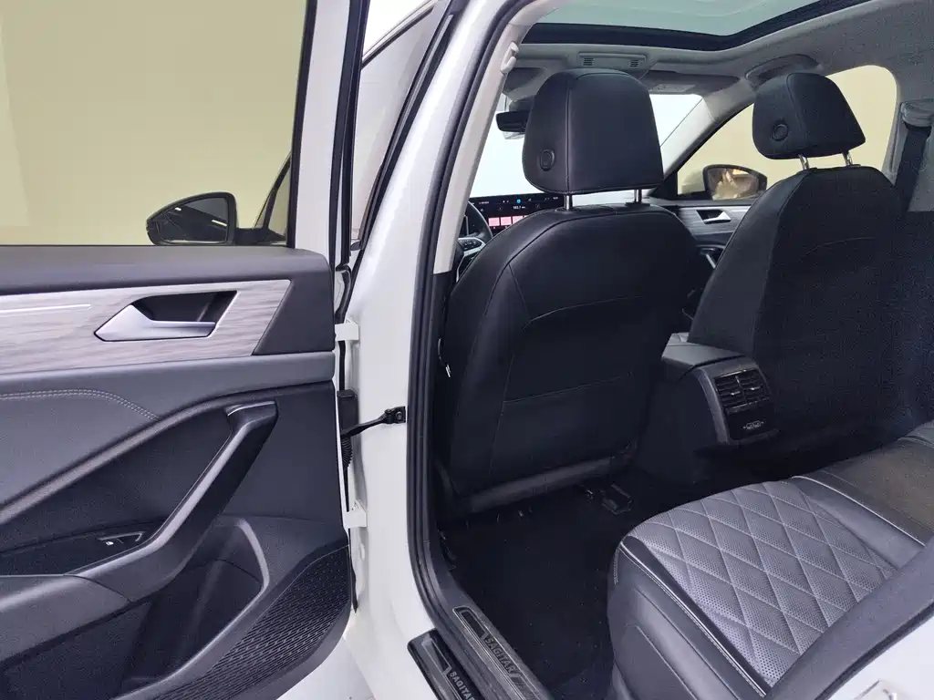 Volkswagen Sagitar — миниатюра 7