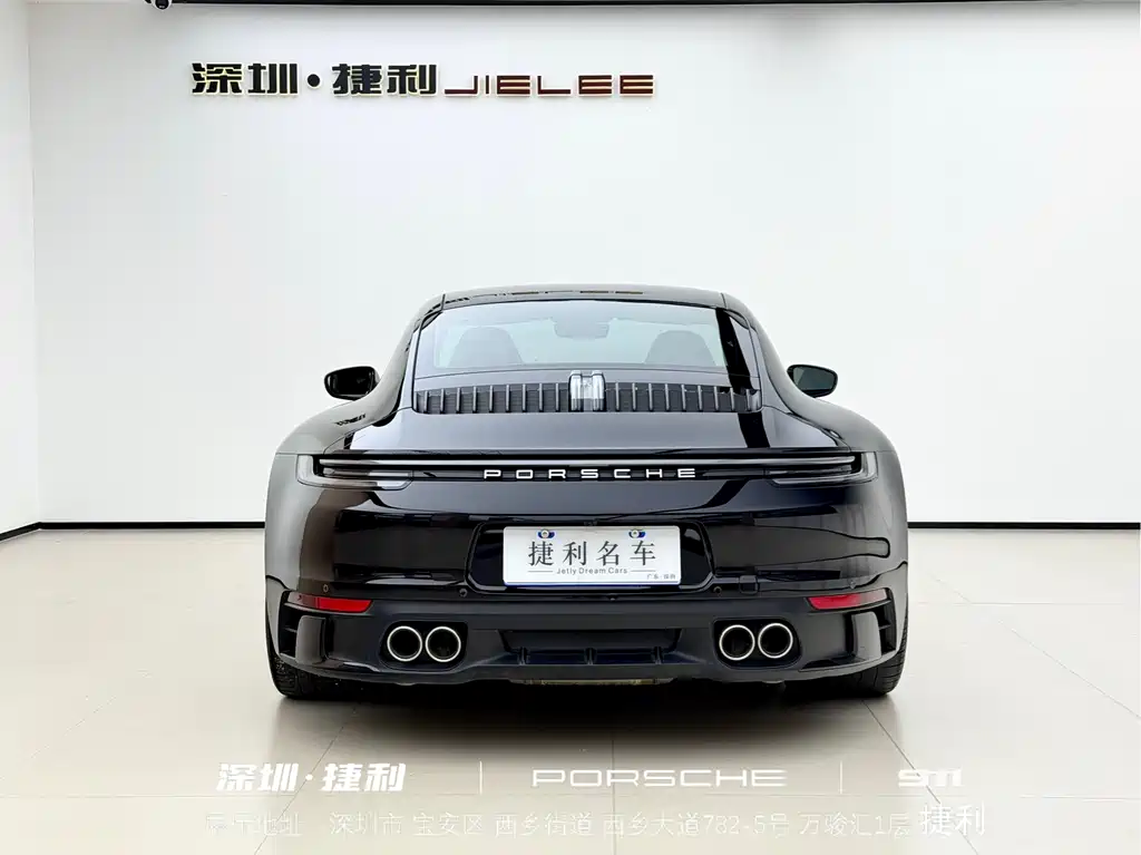 PORSCHE 911