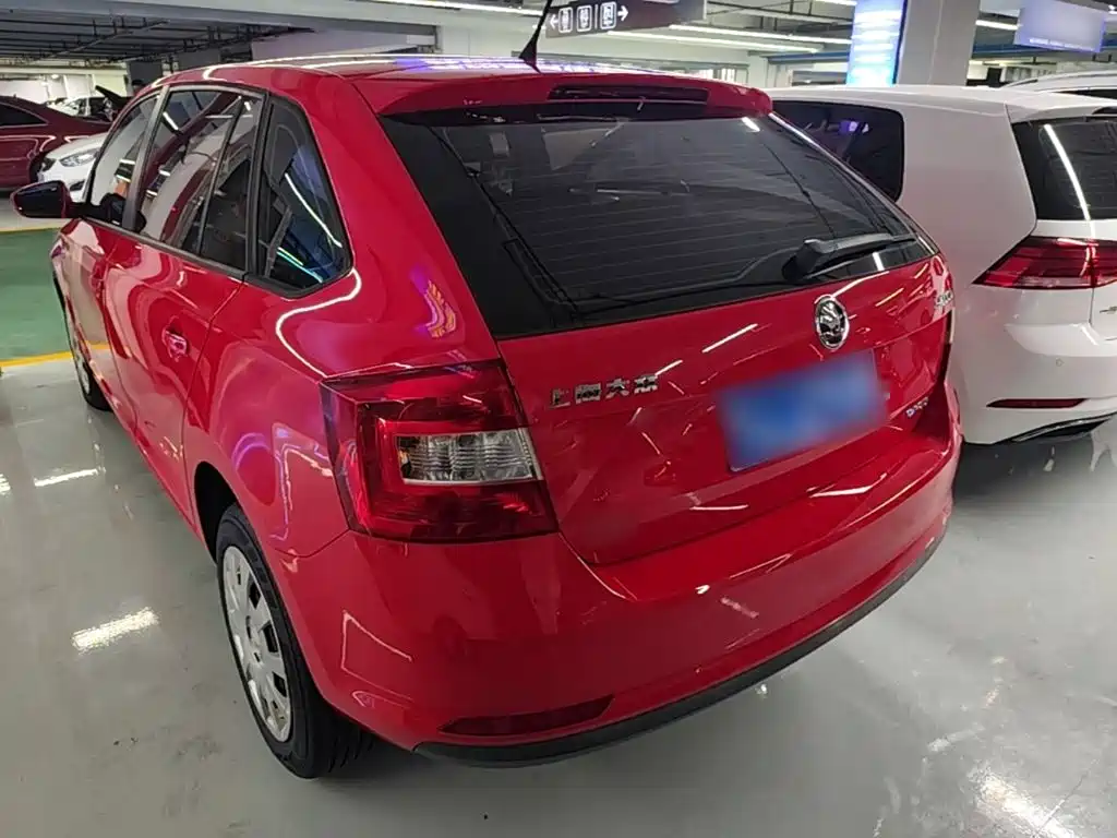 Skoda Rapid Spaceback — миниатюра 5