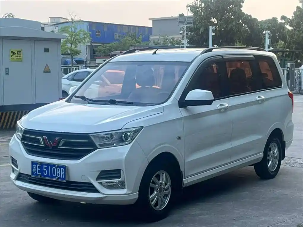 Wuling Hongguang 2018