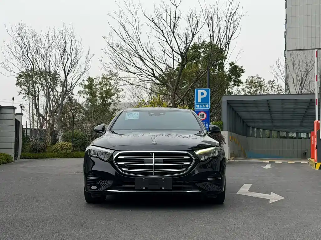 Mercedes-Benz E-Class — миниатюра 2