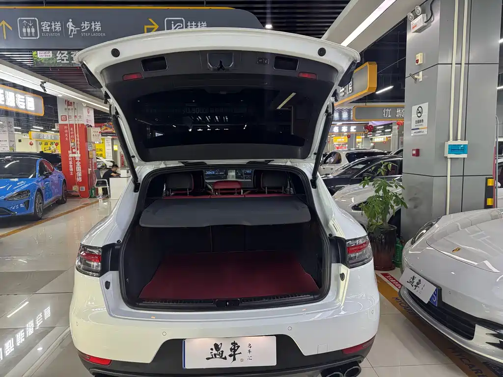 Porsche Macan — миниатюра 5