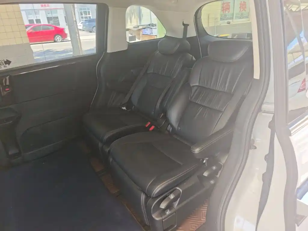 Honda Elysion — миниатюра 17