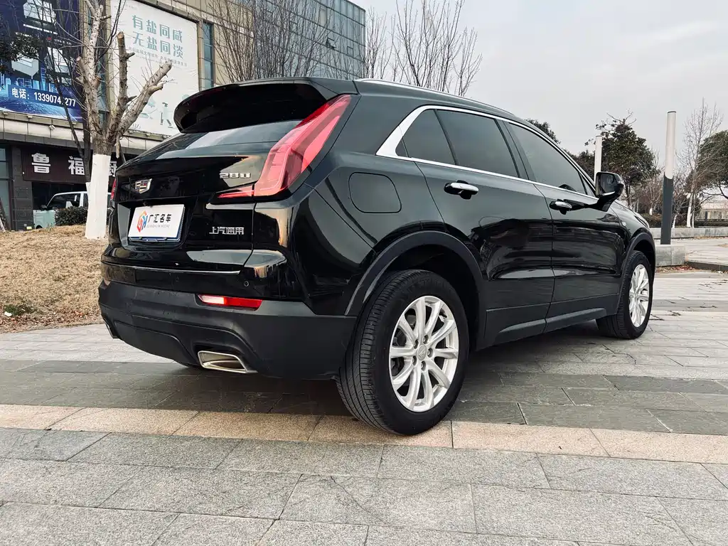 CADILLAC XT4