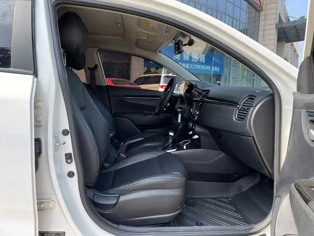 Kia K2 — миниатюра 11