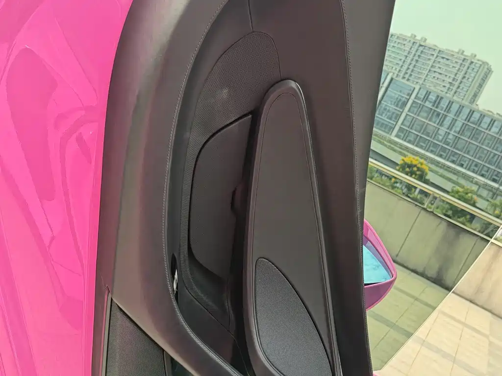McLaren GT — миниатюра 10