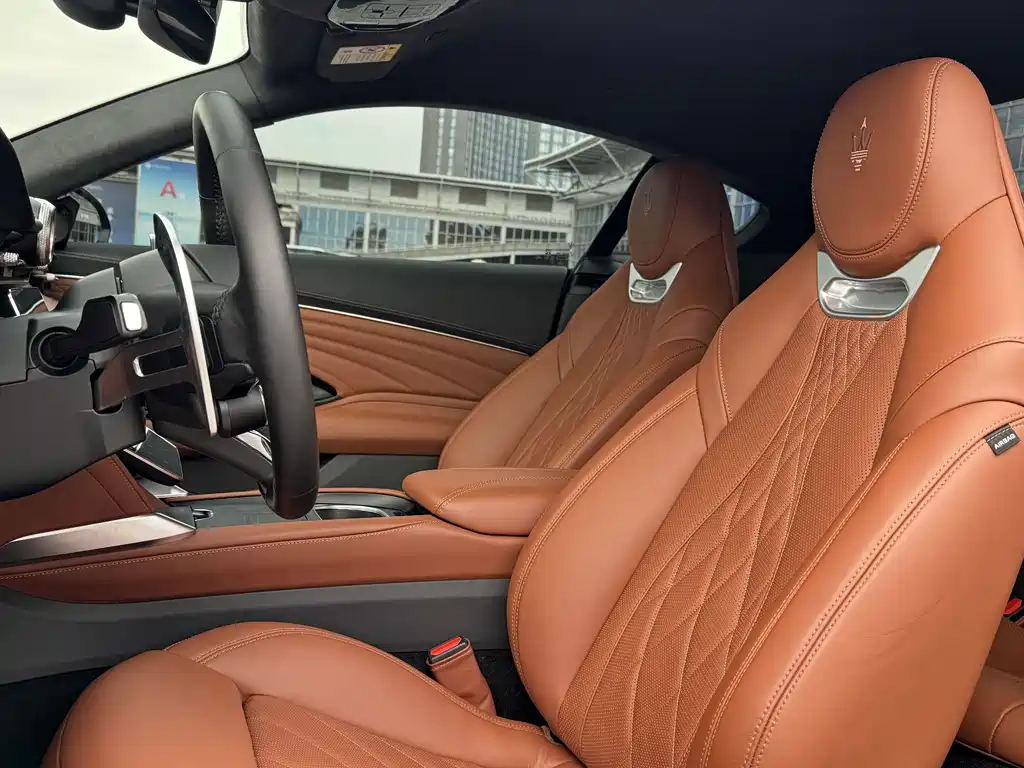 Maserati GranTurismo — миниатюра 6