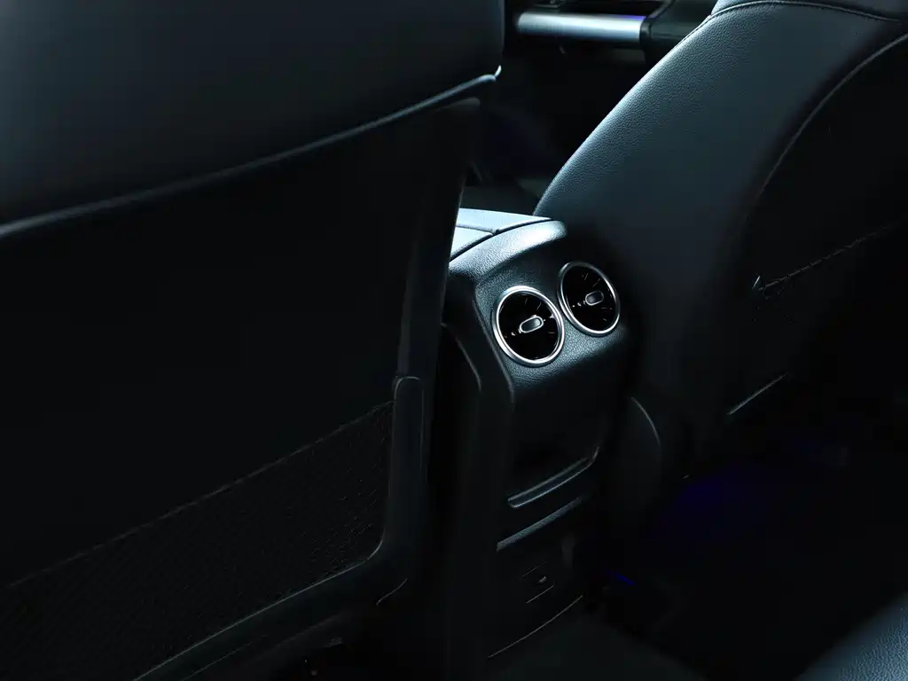 Mercedes-Benz EQA — миниатюра 12