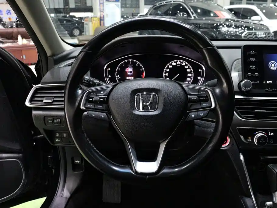 Honda Accord — миниатюра 13