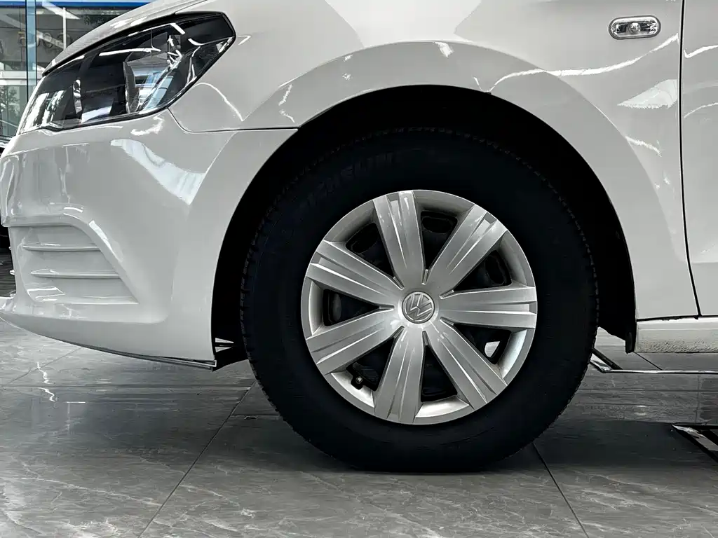 Volkswagen Jetta — миниатюра 8