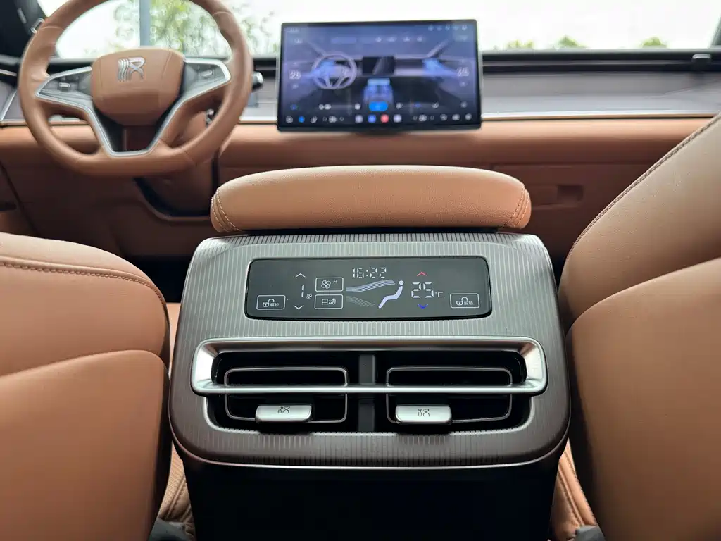 BYD Tang L — миниатюра 11