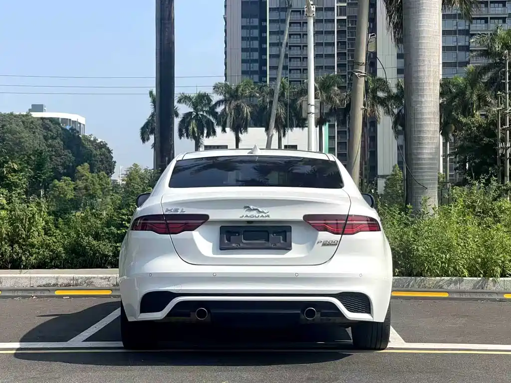 Jaguar XEL — миниатюра 6