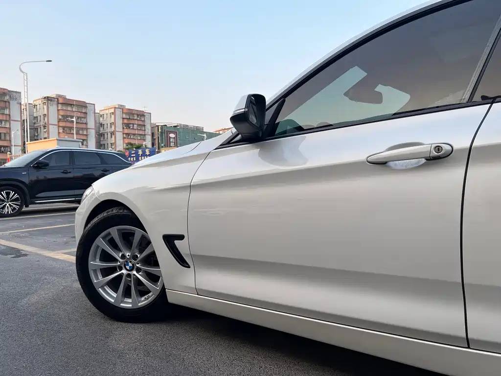 BMW 3 Series GT — миниатюра 7