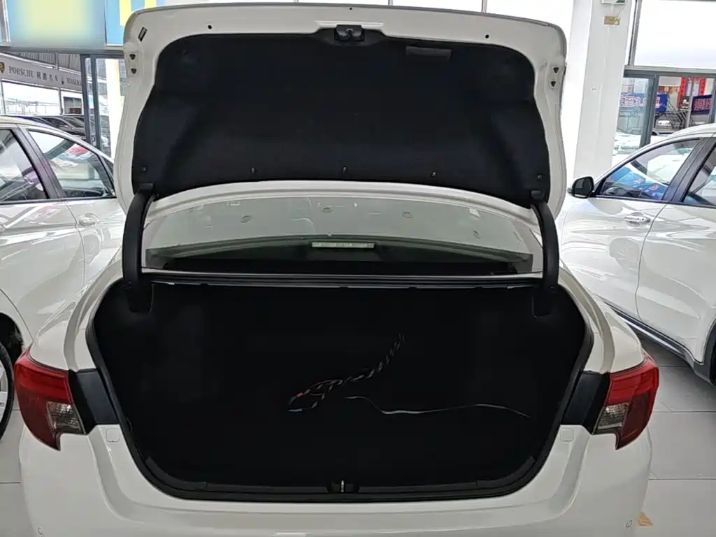 Toyota Reiz — миниатюра 19