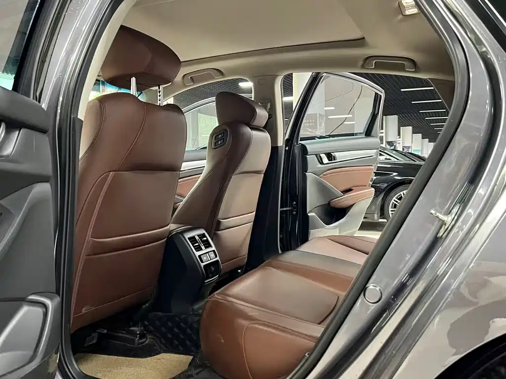 Honda Accord - фото 8