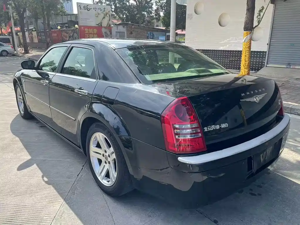Chrysler 300C — миниатюра 7
