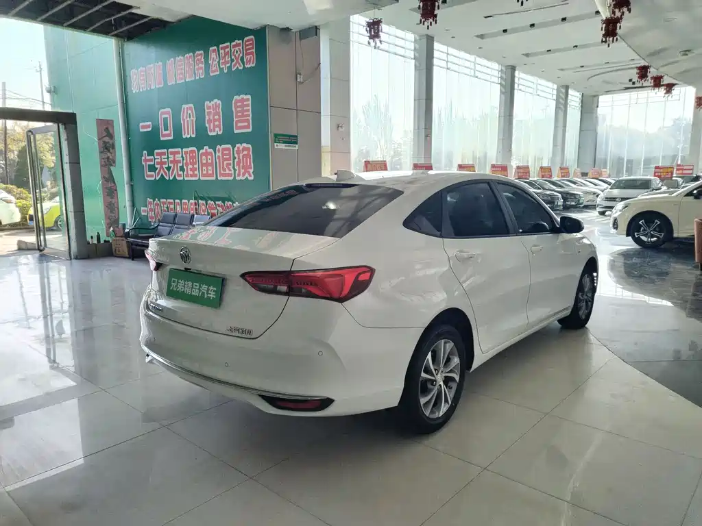 Buick Verano — миниатюра 10