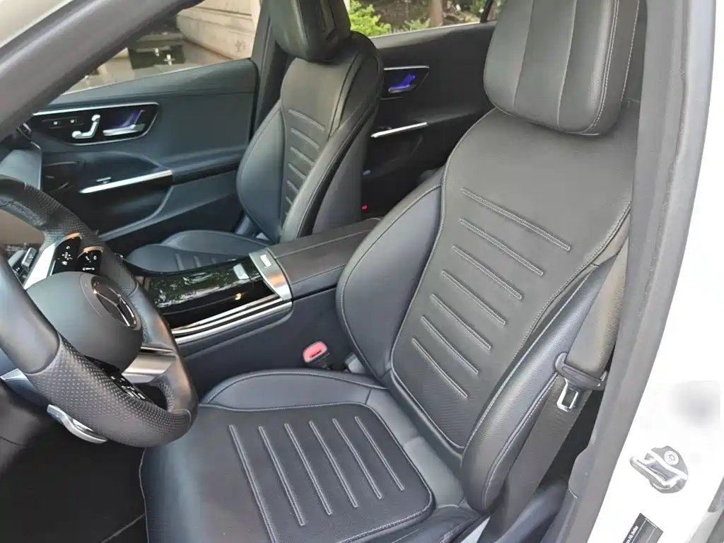 Mercedes-Benz C-Class — миниатюра 11