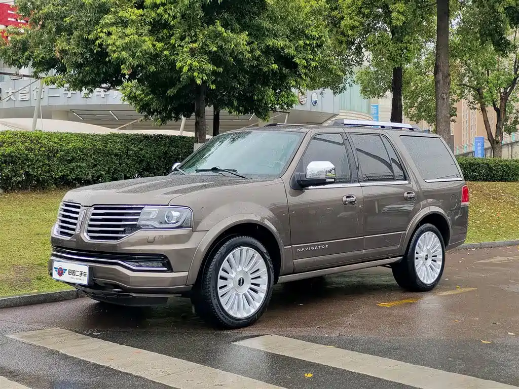 Lincoln Navigator 2016