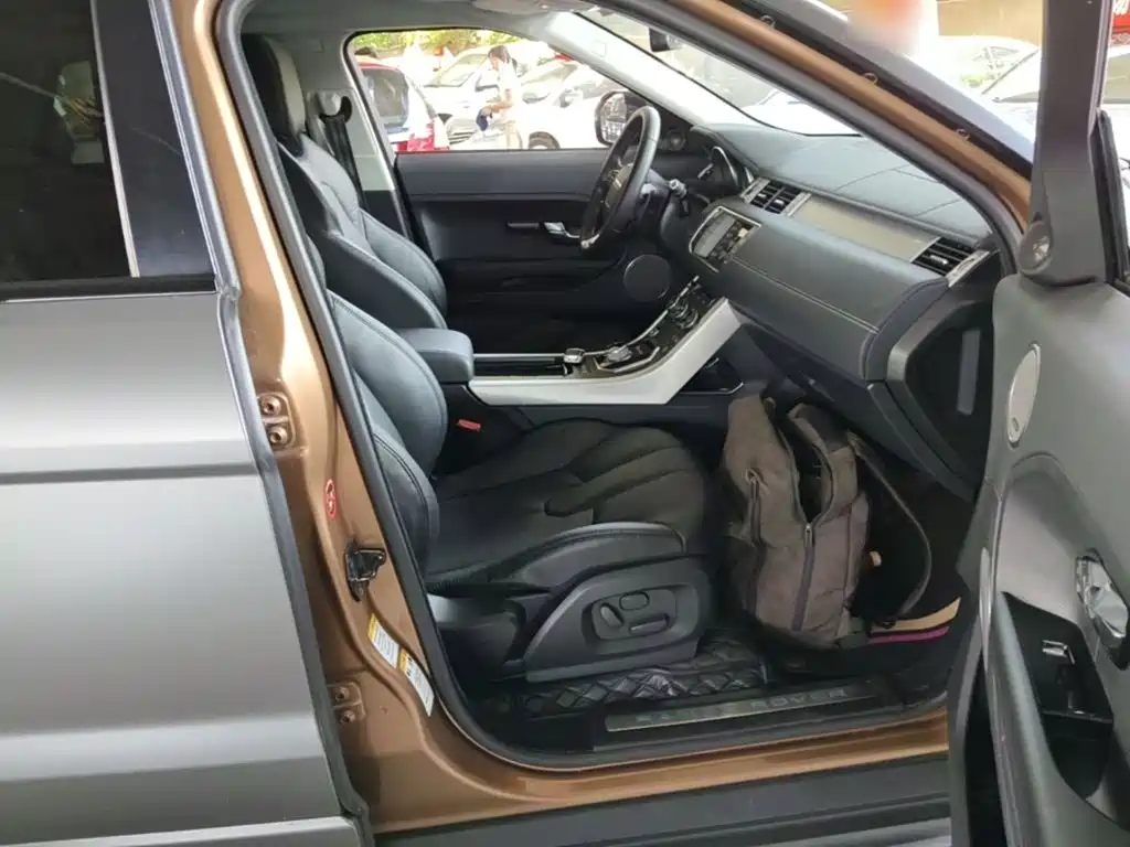Land Rover Evoque (Import) — миниатюра 25