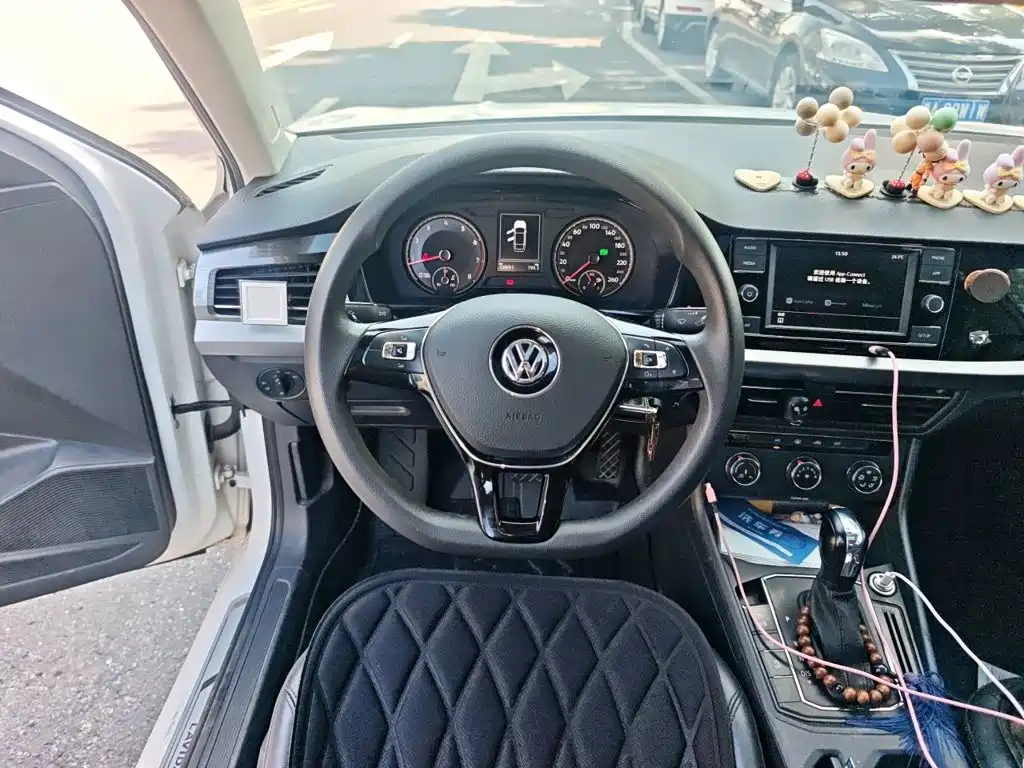 Volkswagen Lavida — миниатюра 6