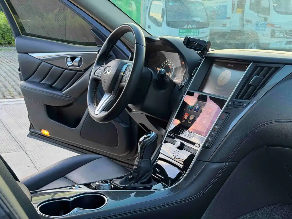 Infiniti Q50L — миниатюра 12