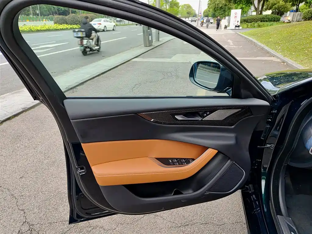 Jaguar XEL 2024 2.0T 250PS R-DYNAMIC S Sport