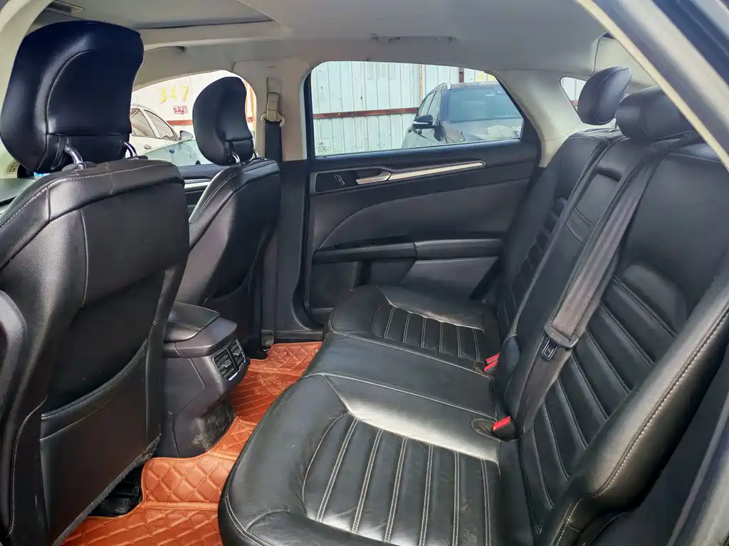 Ford Mondeo — миниатюра 11