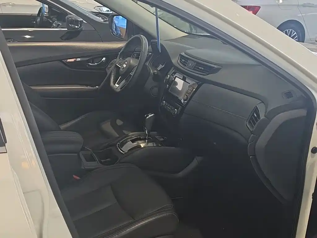 Nissan X-Trail — миниатюра 6