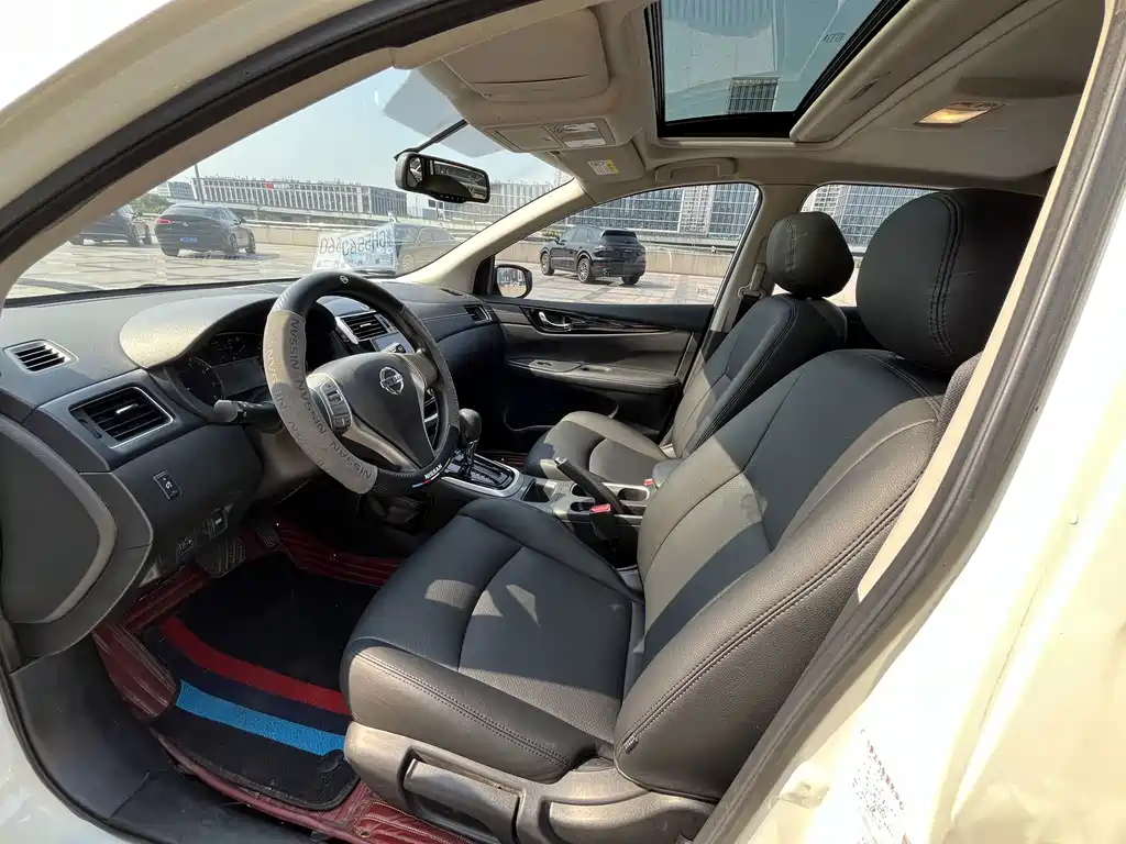 Nissan Tiida — миниатюра 5