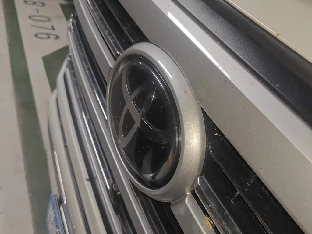 Toyota Land Cruiser — миниатюра 10