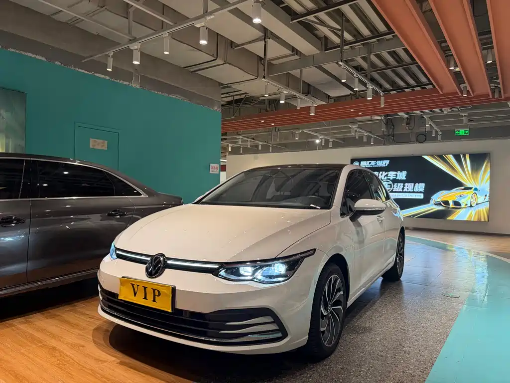 Volkswagen Golf 2024