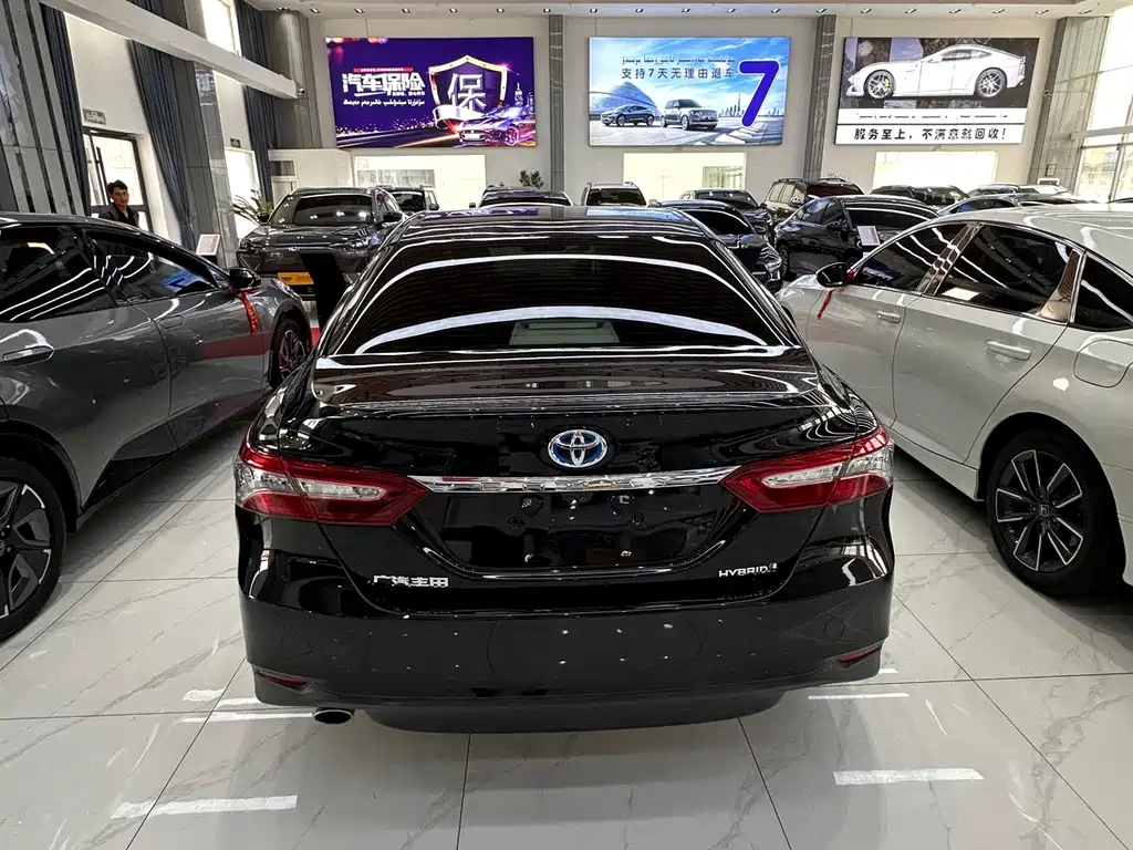 Toyota Camry - фото 12