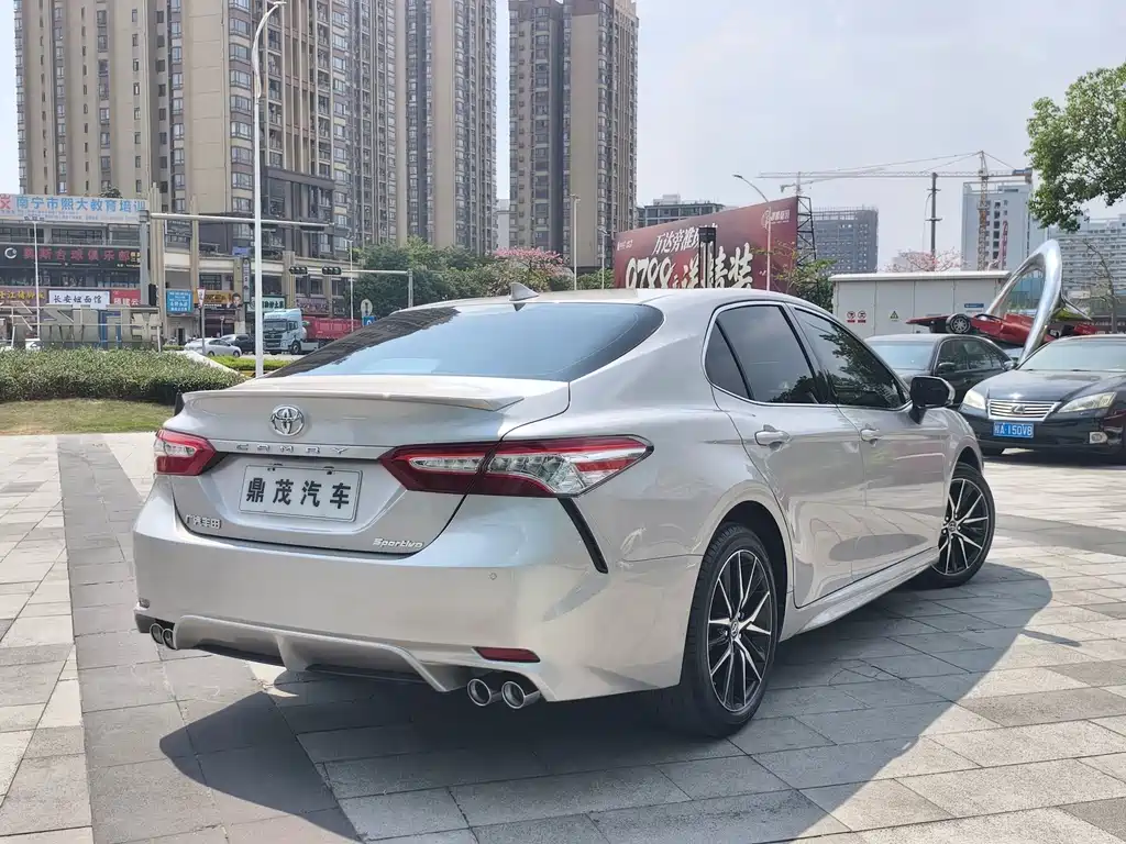 Toyota Camry — миниатюра 7
