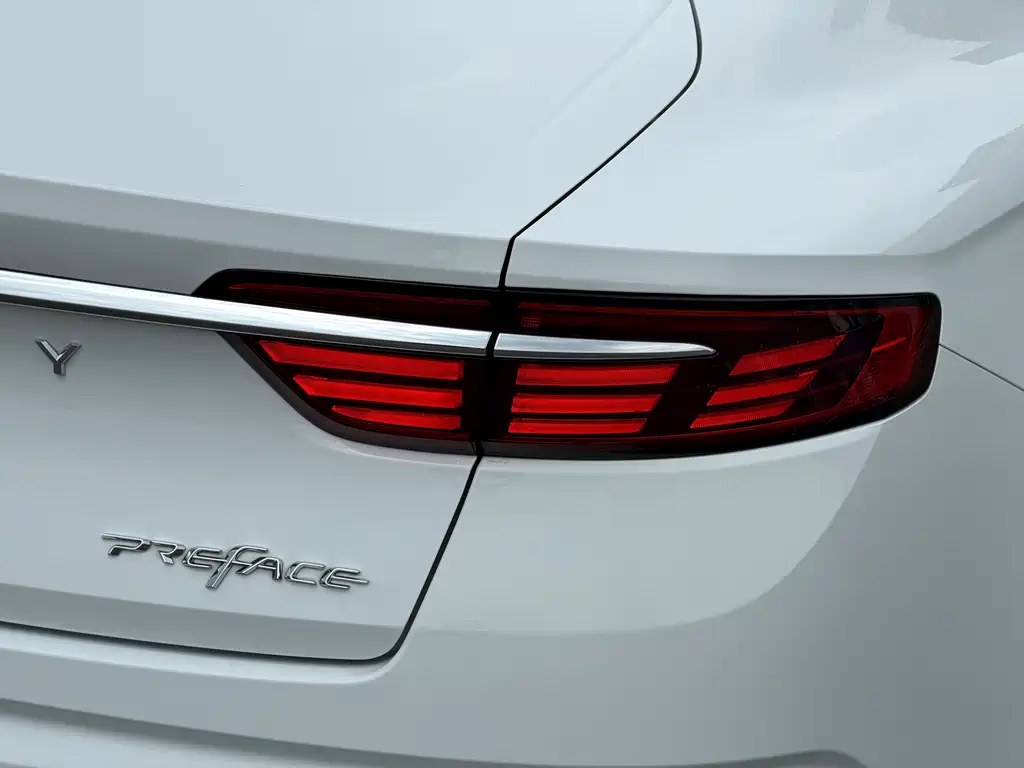 Geely Preface 2021 2.0TD Luxury