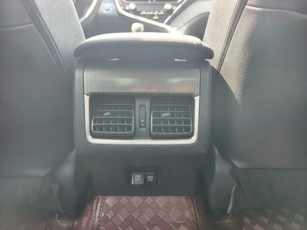 Toyota Camry — миниатюра 24