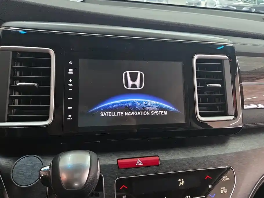 Honda Elysion — миниатюра 13