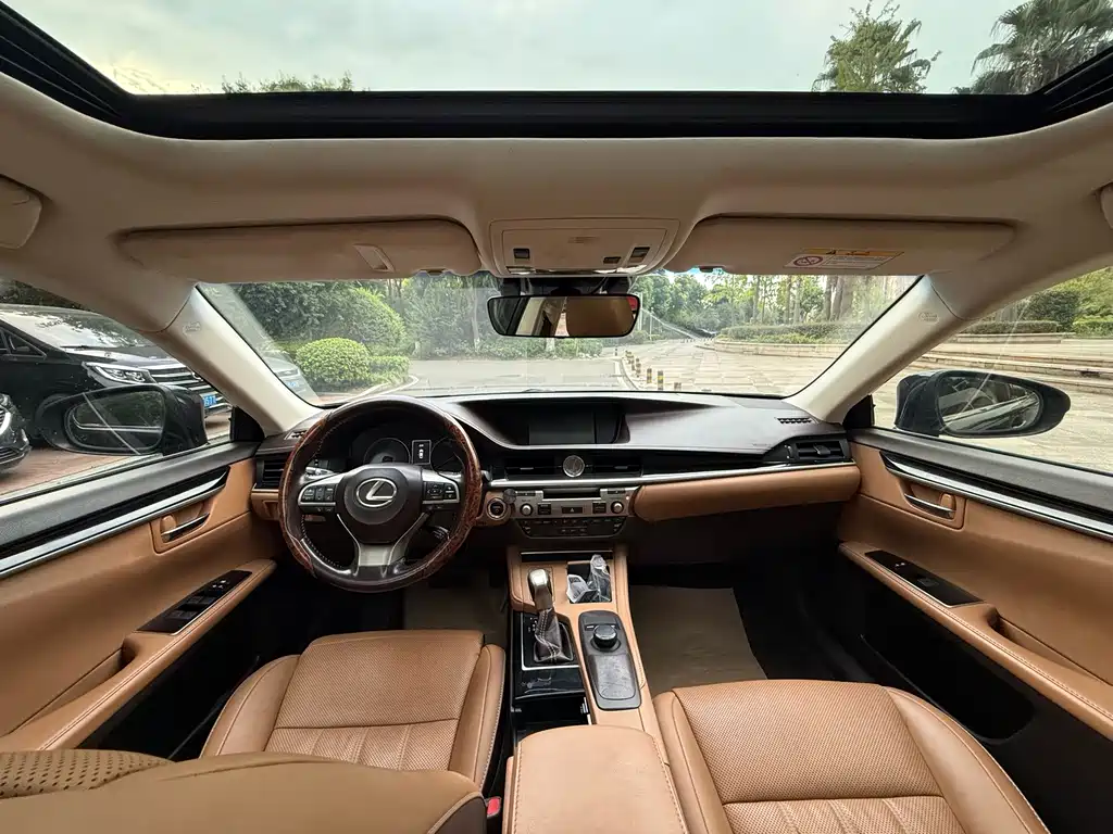 Lexus ES — миниатюра 9
