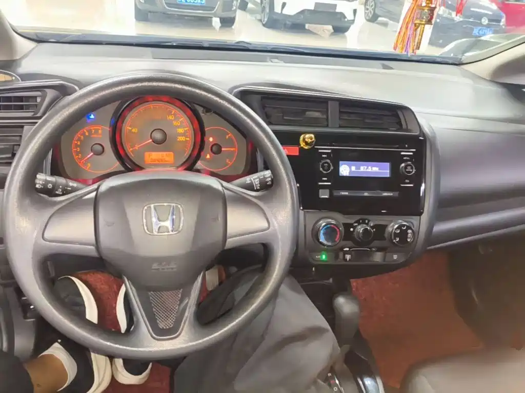 Honda Fit — миниатюра 10