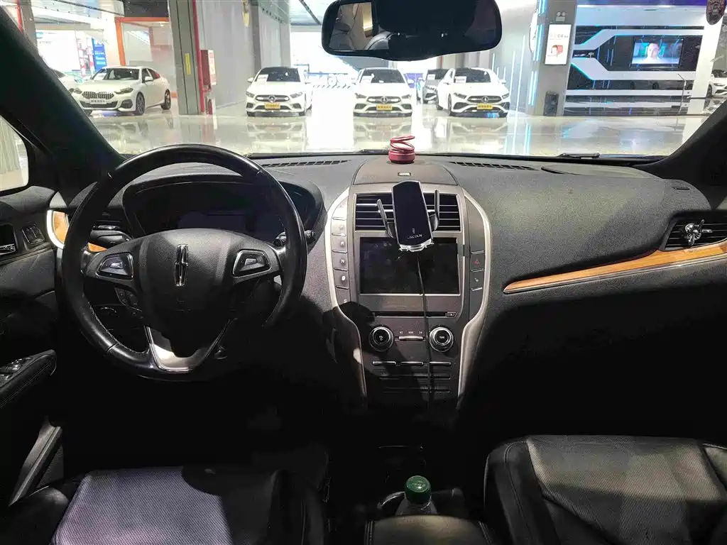 Lincoln MKC — миниатюра 9