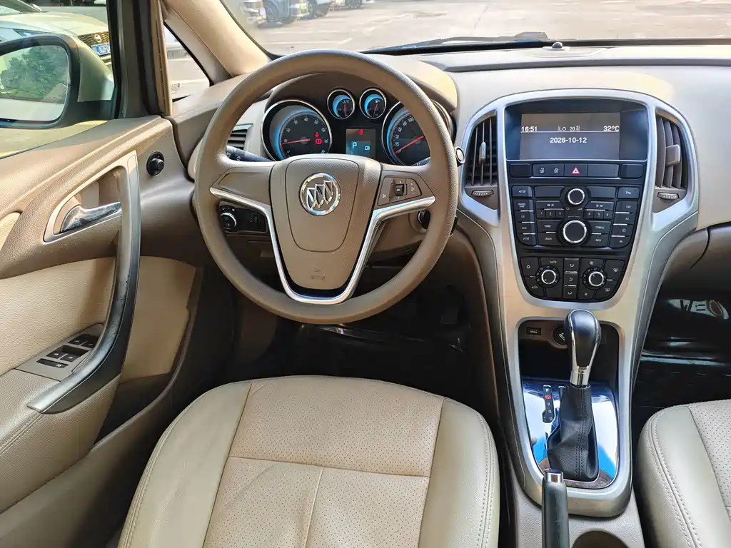 Buick Excelle — миниатюра 10