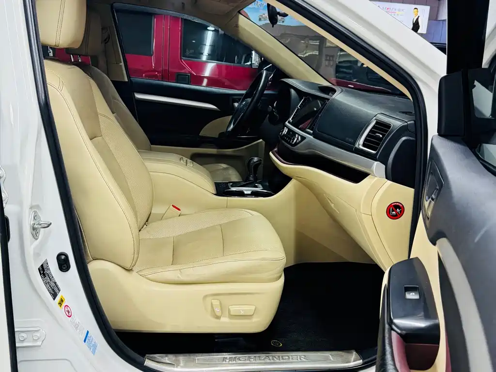 Toyota Highlander — миниатюра 10