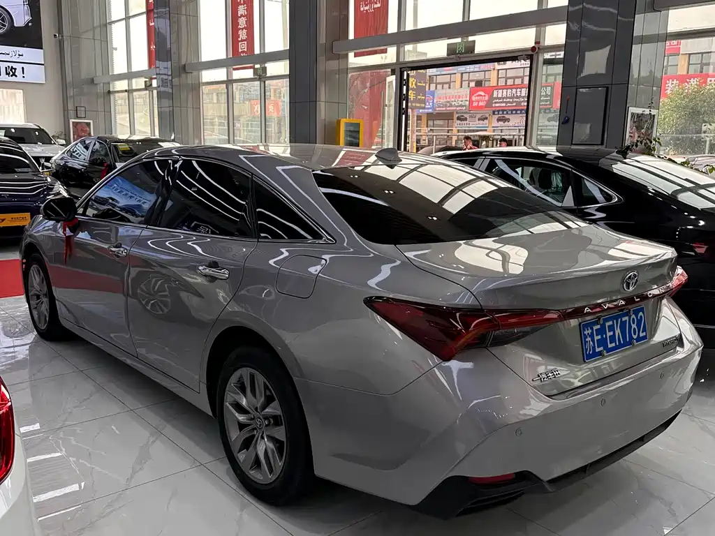 Toyota Avalon - фото 7
