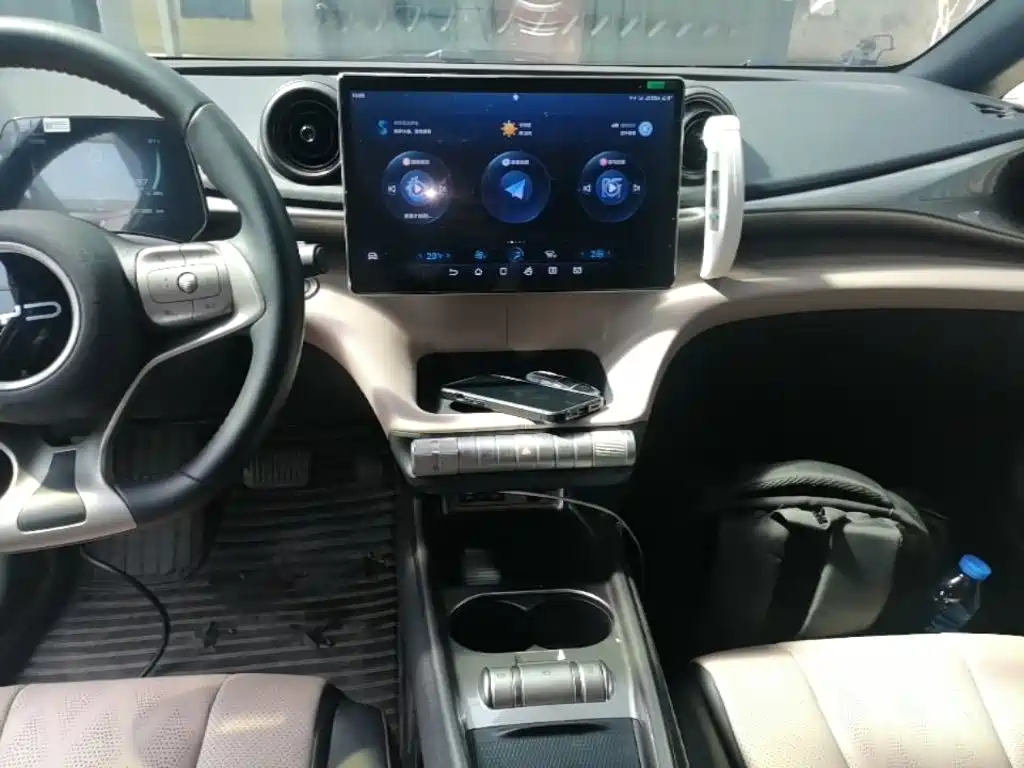 BYD Dolphin — миниатюра 13